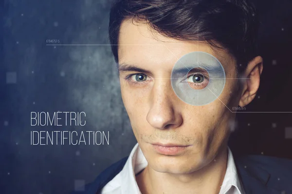 Verificação biométrica. varrimento da retina dos homens do rosto — Fotografia de Stock