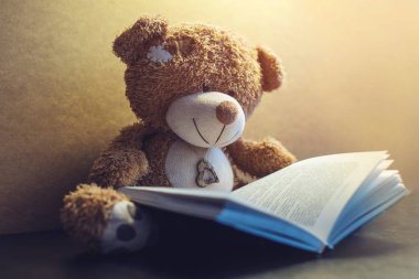 ilginç bir kitap okuma tanzim. Bebek öğrenme kavramı
