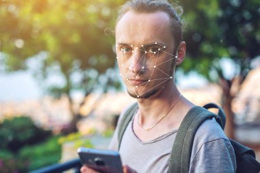 Yüz tanıma poligonal ızgara üzerinde yeni bir teknoloji kavramı bu noktaları tarafından inşa edilmiştir güvenlik ve koruma