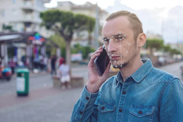 Yüz tanıma poligonal ızgara üzerinde yeni bir teknoloji kavramı bu noktaları tarafından inşa edilmiştir güvenlik ve koruma
