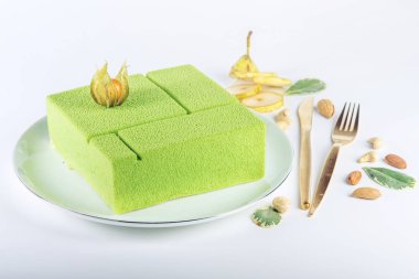 Armut ve Mahun cevizi dolgulu güzel yeşil pasta. Konsept tasarım tatlılar