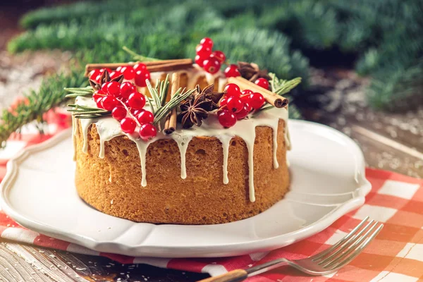 Homemade Christmas or New Year holiday berry cake decorated currants and rosemary. Concept of festive desserts — Stock Photo, Image