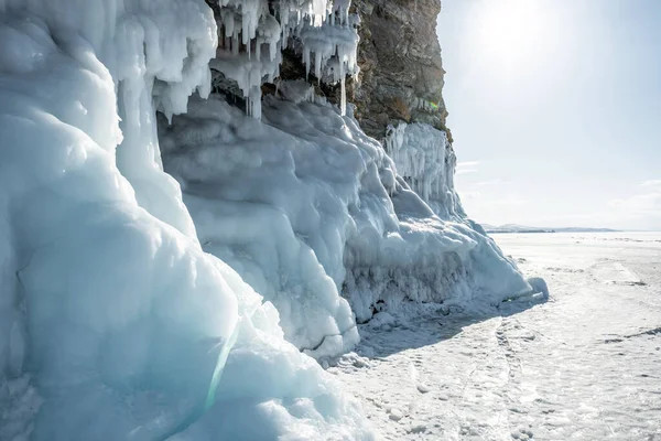 Jégszikla Fagyos Téli Tavon Olkhon Szigetén Szibéria Gyönyörű Természete — Stock Fotó