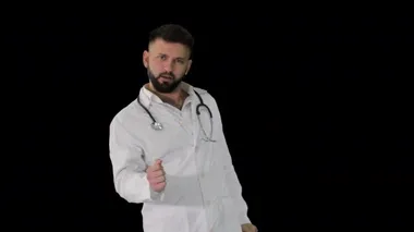 Orta Doğulu genç doktor laboratuvar önlüğü giymiş dans ediyor, Alpha Channel