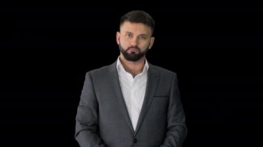 Kameraya bakıp alkışlayan adam, Alfa Kanalı.