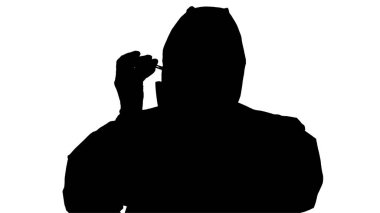 Siluet Virolojisti kan testine bakıyor. Coronavirus enfeksiyonu