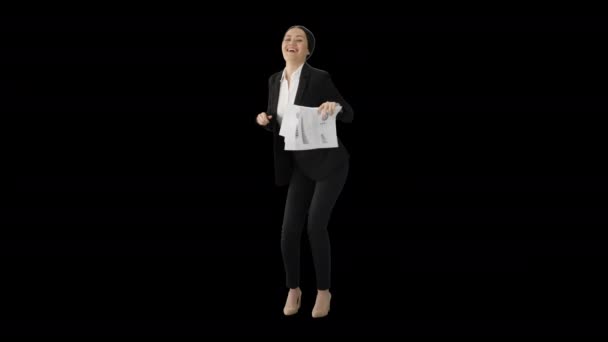 Kvinnlig kontorsarbetare dansar med pappershandlingar, Alpha Channel — Stockvideo
