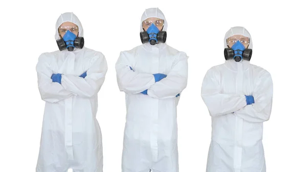 Команда ученых или врачей в защитных костюмах готова к работе — стоковое фото