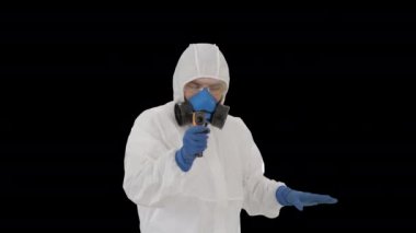 James Bond parodisi. Doktor sıcaklığı kontrol ediyor, Alfa Kanalı.
