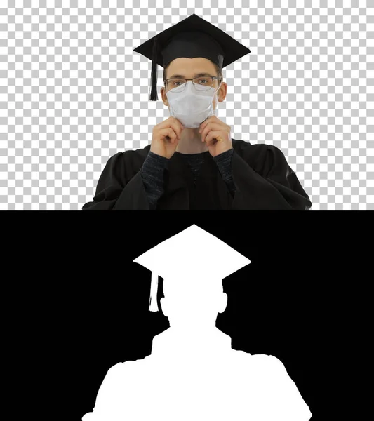 毕业学生，戴口罩，阿尔法频道 — 图库照片