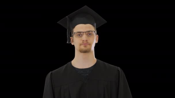 Jeune homme diplômé toussant, souffrant d'une maladie, Alpha Channel — Video