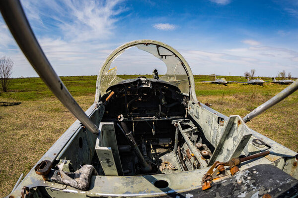 Кладбище военной авиации на востоке Украины
