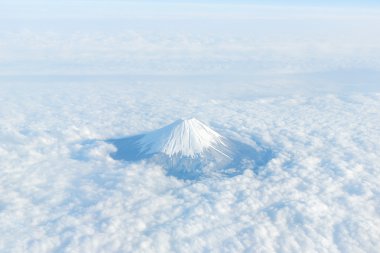 Mt. Fuji ile açık gökyüzü manzara