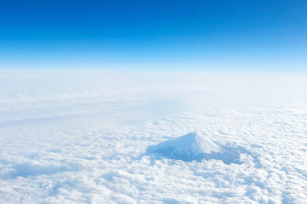 Paisagem do céu claro com Mt. Fuji. — Fotografia de Stock