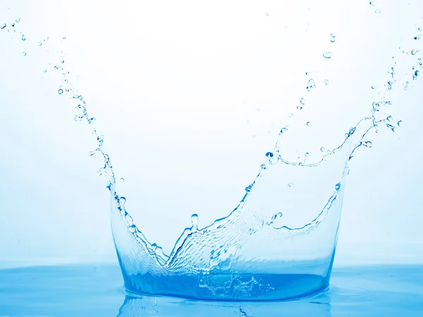 Coroa de água no fundo branco — Fotografia de Stock
