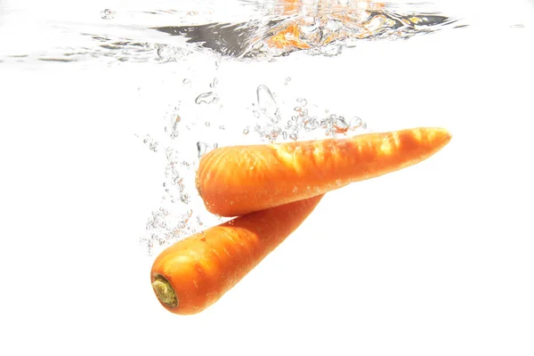 Το καρότο κάτω από το νερό — Φωτογραφία Αρχείου