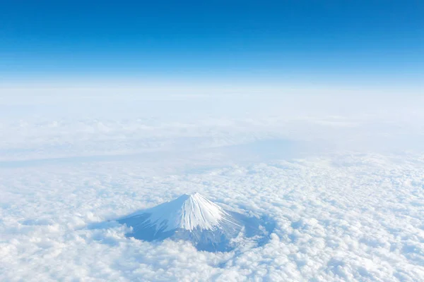 Paisaje del cielo despejado con Mt. Fuji. Imágenes de stock libres de derechos