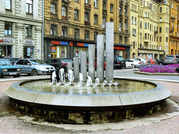 Fontaine Active Dans Rue Été — Photo