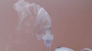 Astım için tıbbi ekipman ve ilaçlar. Nebulizör, astım ilacı, ped, nebula astım için antiinflamatuar ilaçlar. Bronşit astımı, alerji konsepti..