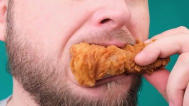 Erkek ısırığı, tavuk budu. Yetersiz beslenme, diyet, paket servis..