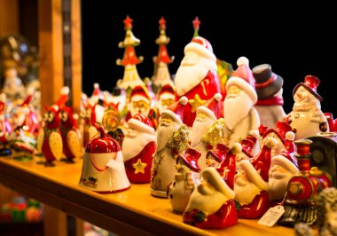 Piyasada Noel süsleri