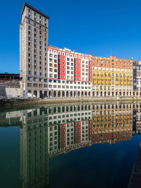 Ria de Bilbao, yedi caddede, eski kasabada, Bask ülkesinde..