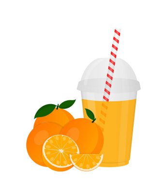 Plastik bardakta taze portakal suyu, kapaklı ve pipetli. Taze portakal suyu. Portakallar bütün ve cam kenarında dilimlenmiş..