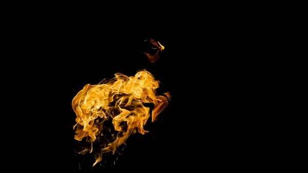 Llamas de fuego sobre fondo negro. fuego sobre fondo negro isolat —  Fotos de Stock