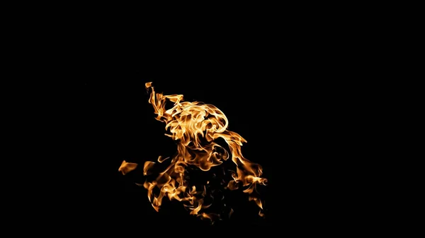 Llamas de fuego sobre fondo negro. fuego sobre fondo negro isolat —  Fotos de Stock