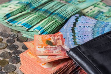 Kağıt banknotlar tenge Kzt. Tenge, Kaz 'ın ulusal para birimidir.