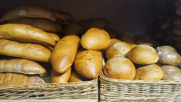Counter Bread Loaves Bread Baguettes Pastries Counter Store Supermarket Freshly — Stock Photo, Image