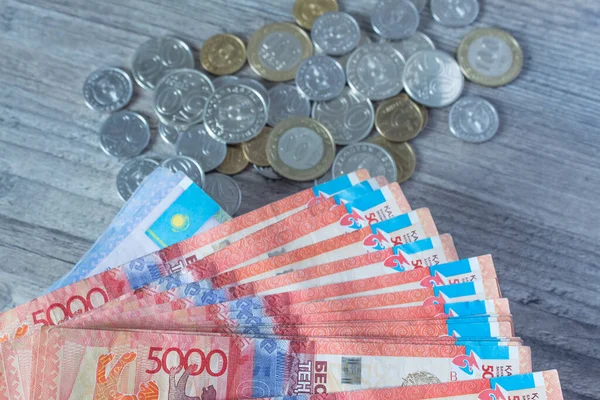 Tenge Kzt Sobre Fondo Blanco Billetes Tenge Dinero Kazajstán Tenge — Foto de Stock