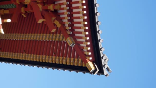 Κοντινό πλάνο ματιά στην οροφή του Ιαπωνικού Ναού — Αρχείο Βίντεο