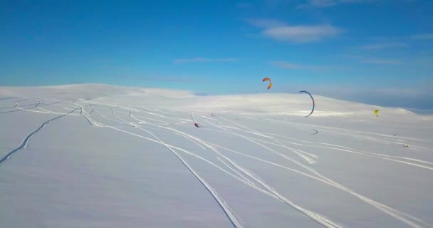 Snowkiting na severu — Stock video