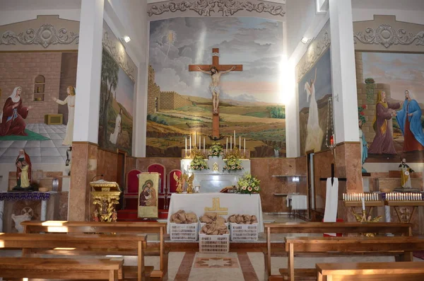 Interno della cattedrale contemporanea — Foto Stock