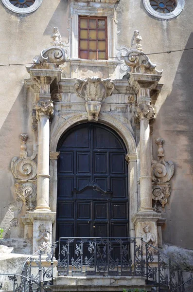 Gamla kyrkan i cefalu, Sicilien, Italien — Stockfoto