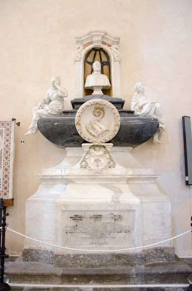 Catedral de Cefalú del siglo XIII en Cefalú, Sicilia — Foto de Stock