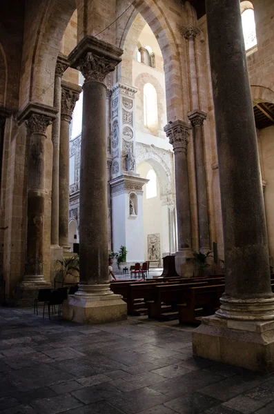 Catedral de Cefalú del siglo XIII en Cefalú, Sicilia —  Fotos de Stock