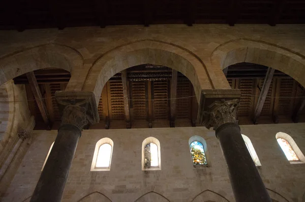 13 世纪切法鲁大教堂在切法鲁，西西里岛 — 图库照片