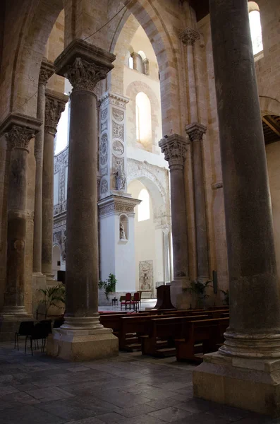 Catedral de Cefalú del siglo XIII en Cefalú, Sicilia — Foto de Stock