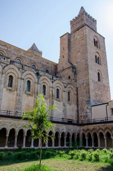 13. století Cefalu katedrála v Cefalù, Sicílie — Stock fotografie