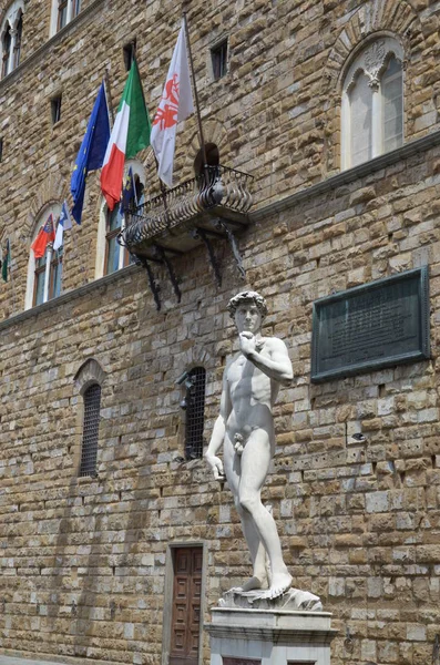 Статуя Давида Микеланджело во Флоренции — стоковое фото
