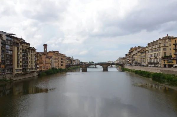 The Ponte Vecchio at sunset, in Florence — Stock Photo, Image