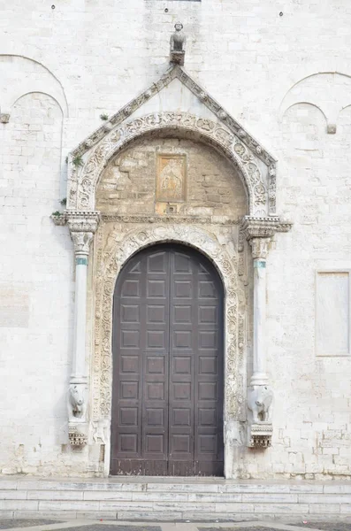 大教堂的圣尼古拉教堂。巴里。普利亚大区。意大利 — 图库照片