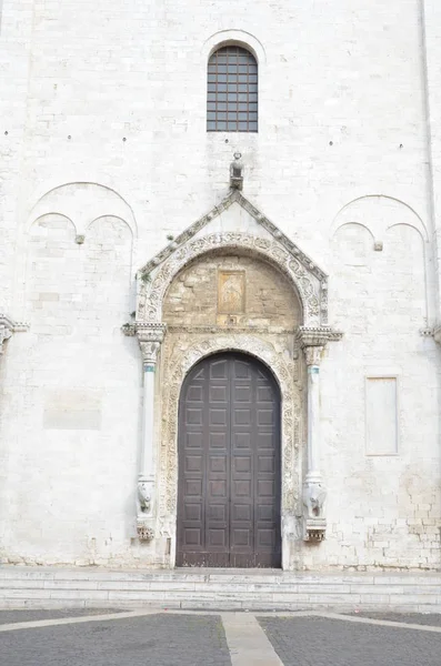 Igreja Basílica de Santa Nicola. Bari. Puglia. Itália — Fotografia de Stock