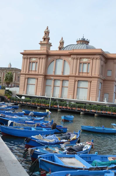 Margherita Theater. bari. apulien — Stockfoto