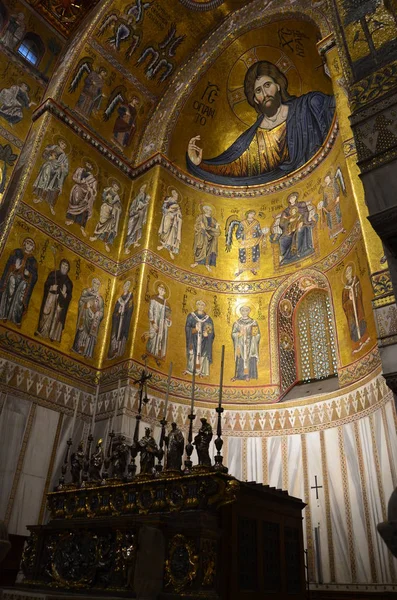 Wnętrze Katedry Duomo Monreale Sycylia — Zdjęcie stockowe