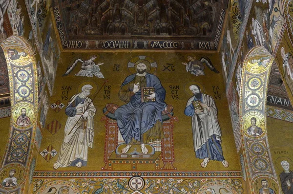 在西西里的巴勒莫的腭教堂的内部视图 — 图库照片