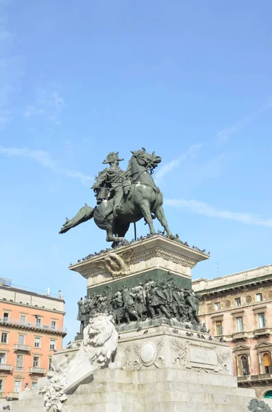 Velká Jezdecká Socha Vittorio Emanuele Miláně Městě Ita — Stock fotografie