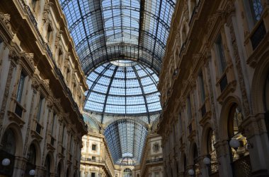 Milan, vittorio emanuele II Galerisi, İtalya
